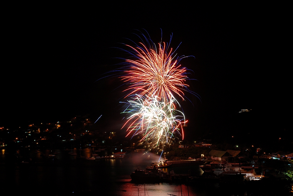 Bequia New Year's Eve Firework 2012-2013/WDE_9208o